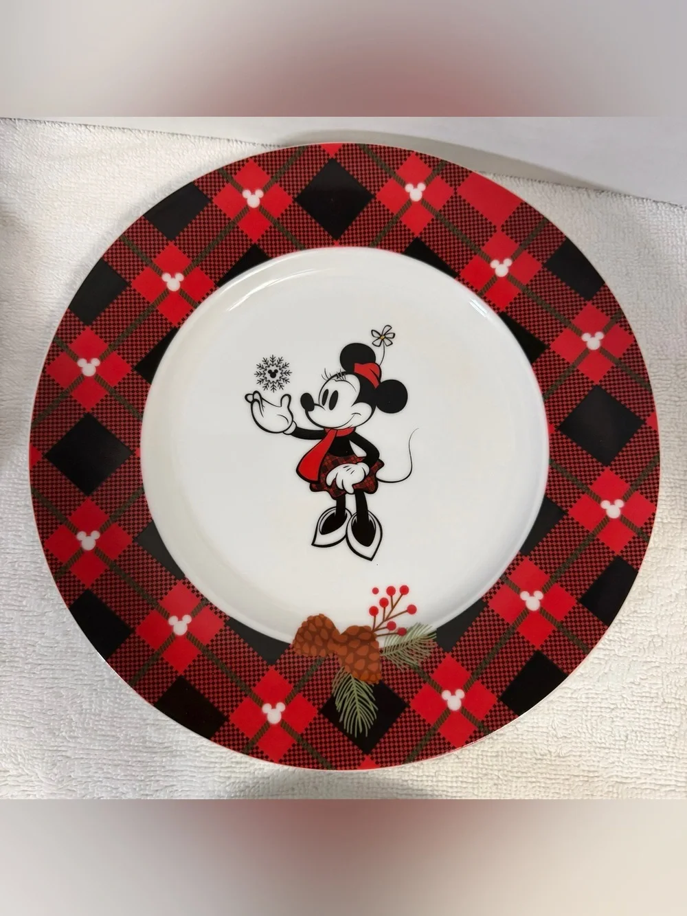 Disney Mickey Minnie Christmas Plaid Appetizer Plates Set 4 Ceramic NWT Zrike